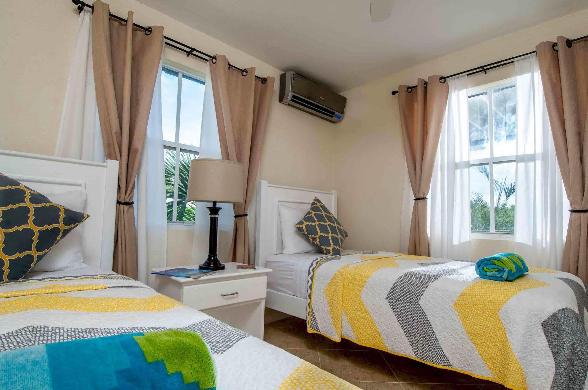 Lantana Barbados Condos เซนต์เจมส์ ภายนอก รูปภาพ