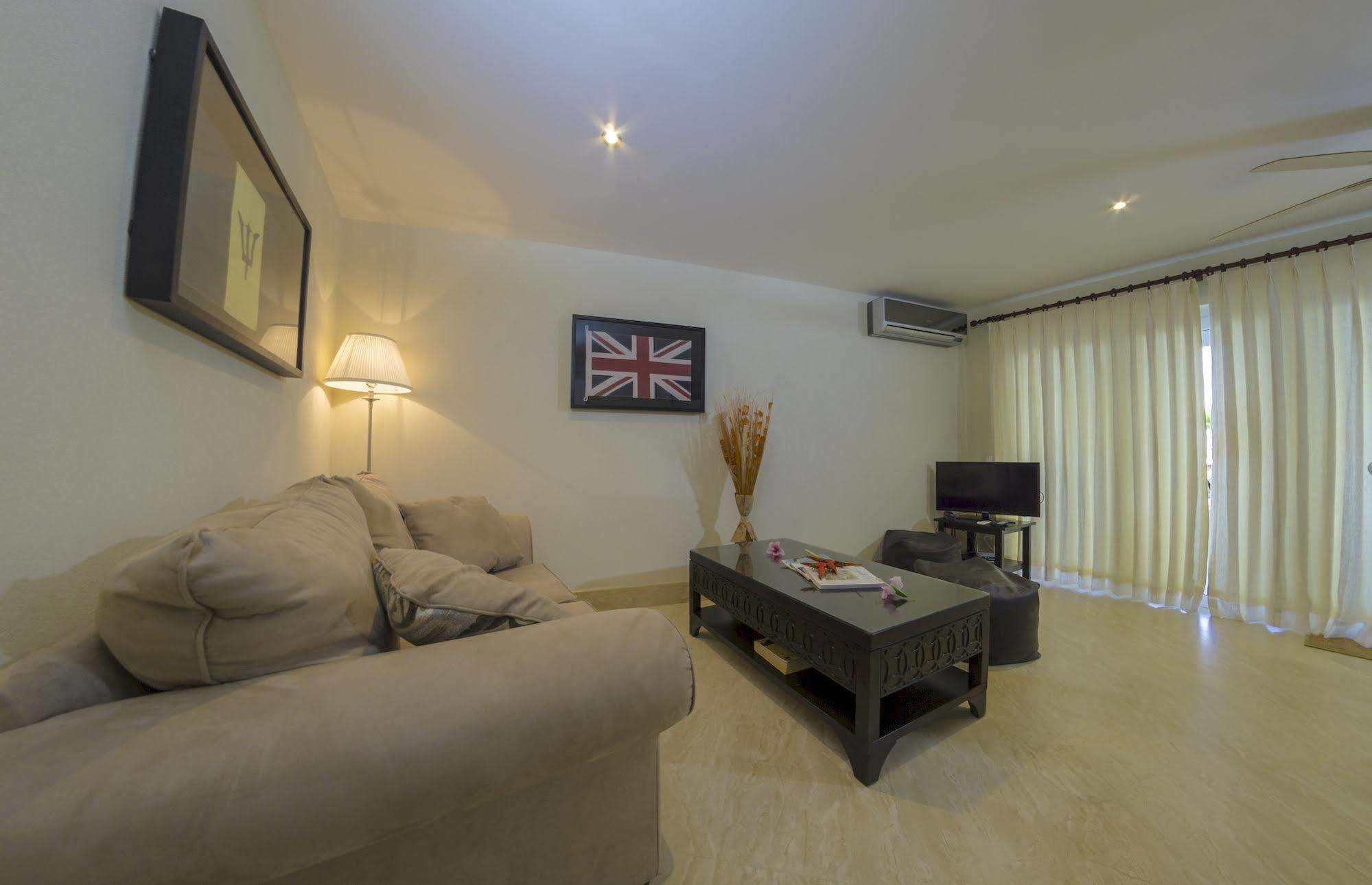 Lantana Barbados Condos เซนต์เจมส์ ภายนอก รูปภาพ