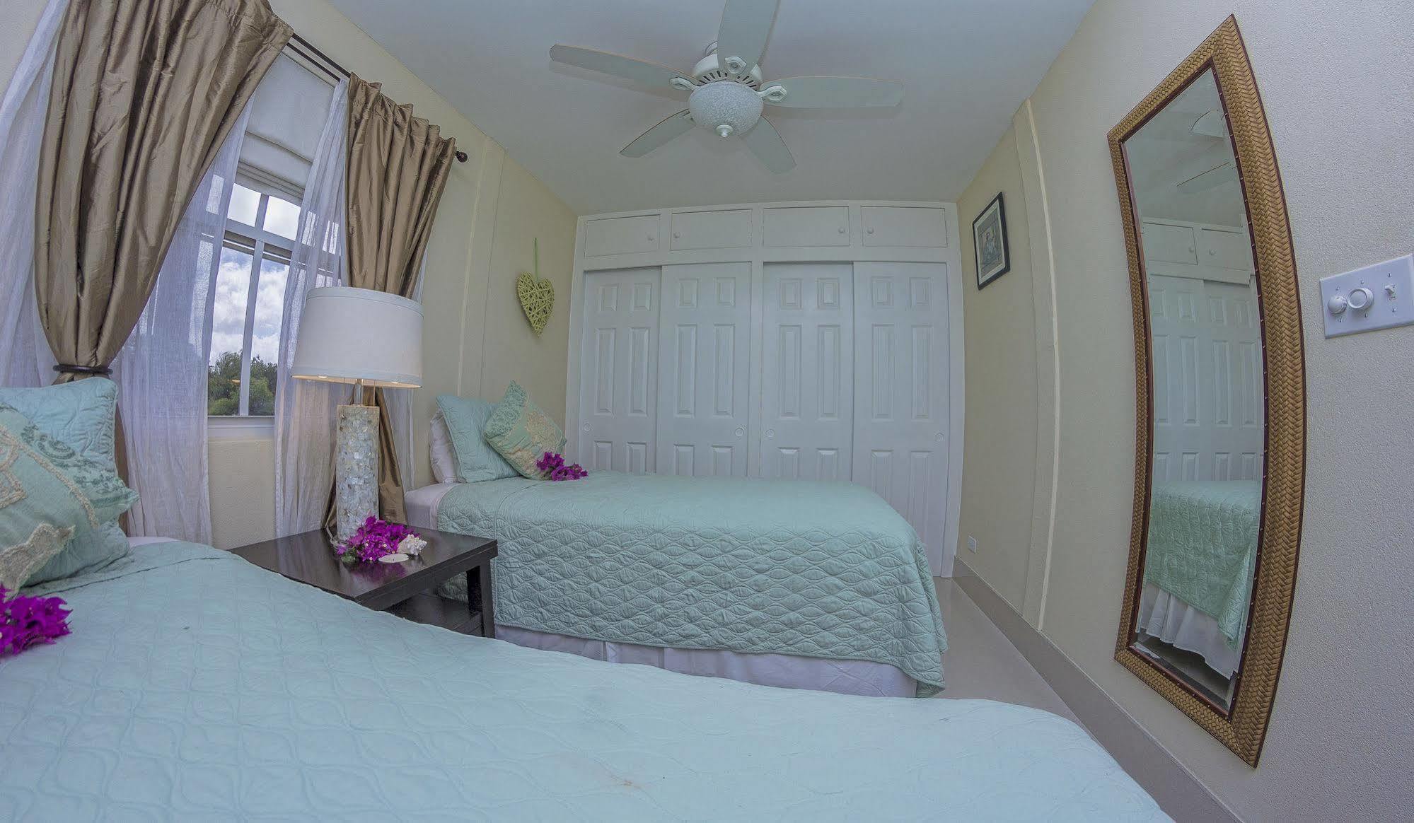 Lantana Barbados Condos เซนต์เจมส์ ภายนอก รูปภาพ